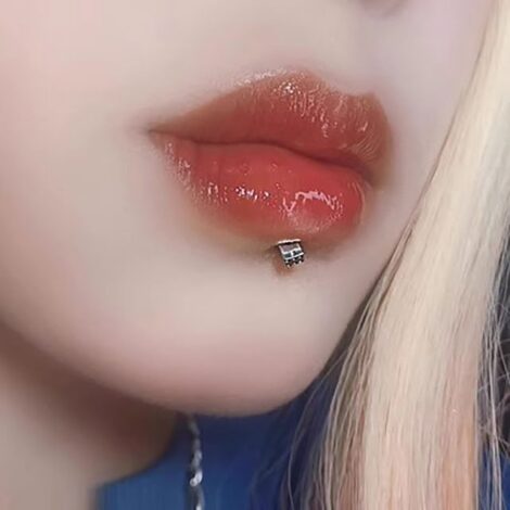 Labret Cartilage Stud with Dice Top - Image 2