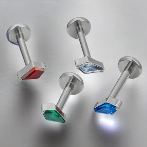 Titanium ASTM F-136 Labret Internally Threaded with Kite Shaped Zircon - Image 2