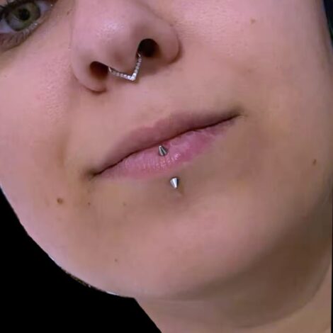 Hinged Segment Ring Teardrop With CZ Single Line Chevron Setting - Image 6